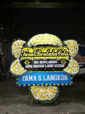 Papan Bunga Duka di Lapadde